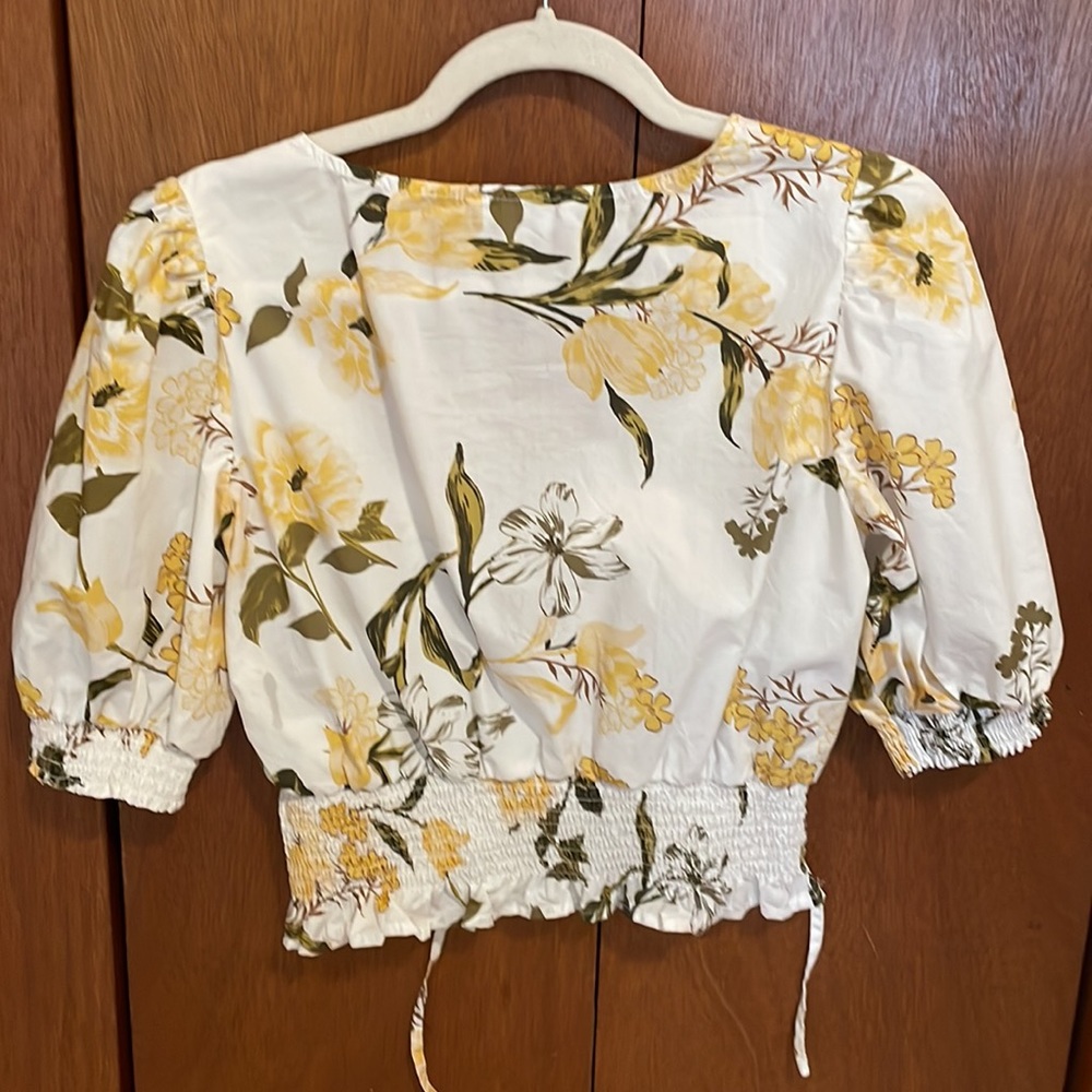 BB Dakota Floral Top - Picture 3 of 3